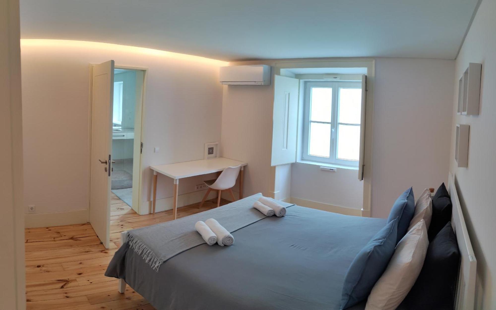 ליסבון Suite In Cozy Apartment In Chiado In Shared House מראה חיצוני תמונה